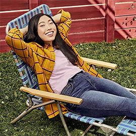 Viaplay-commercial-Awkwafina is Nora from Queens 